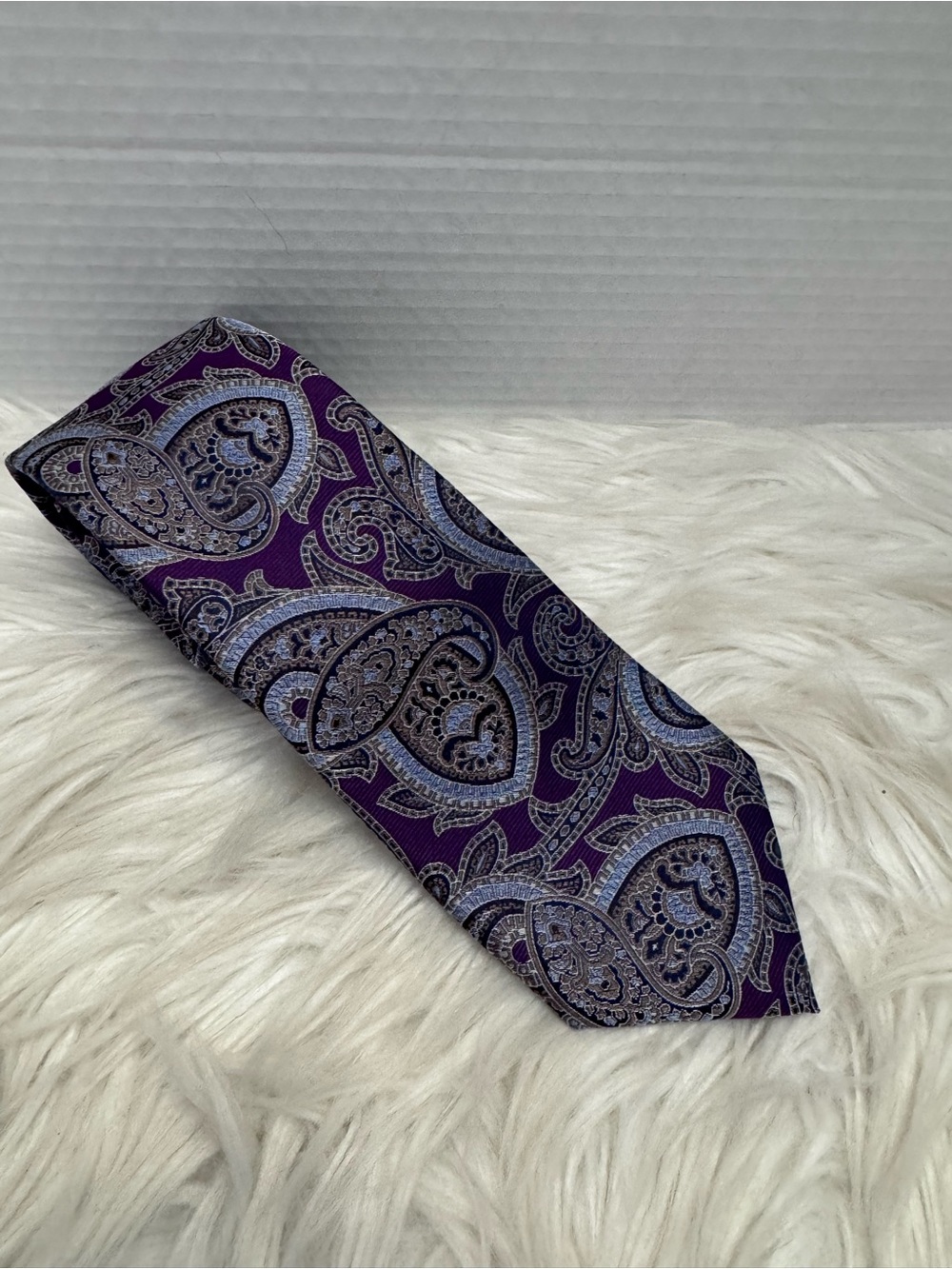 Jos.A.Bank Reserve Purple Paisley Silk Tie Old Money Preppy Dapper Art Preppy